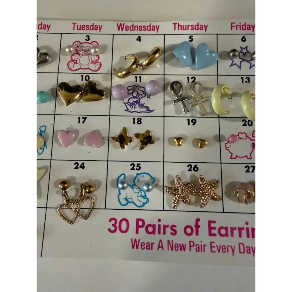 30-day earring calendar set